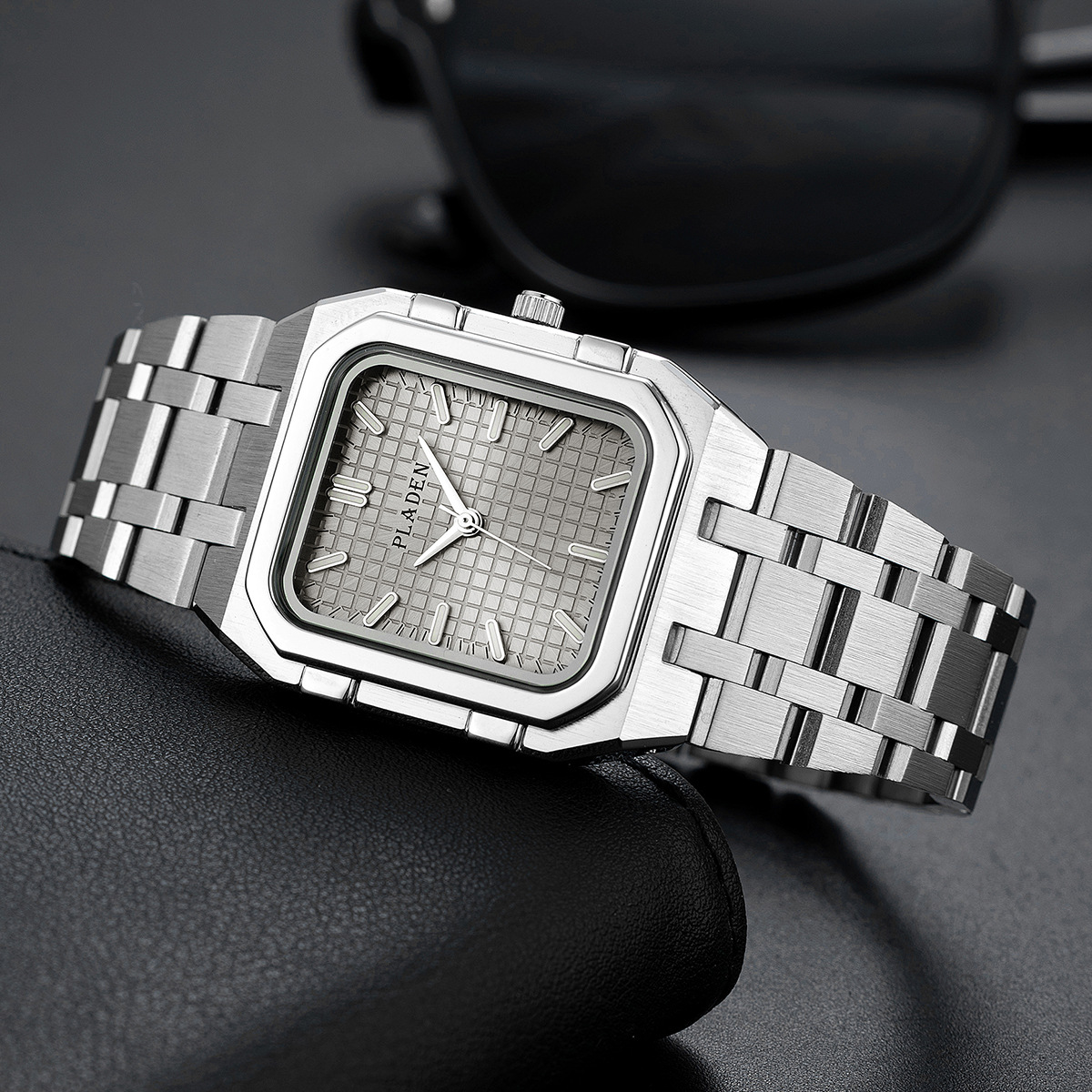 Marque de luxe cadran bleu hom - Luxury Watch Maker avis et prix