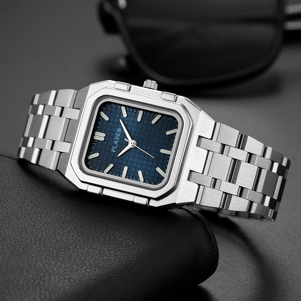 Marque de luxe cadran bleu hom - Luxury Watch Maker avis et prix